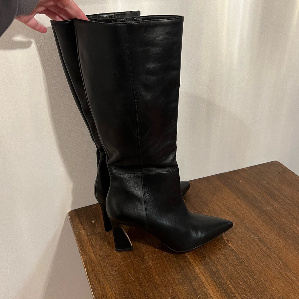 Vince Camuto Tressara Black Leather Boot; Size: 9